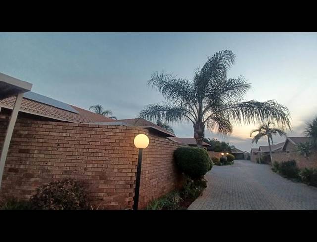 3 BEDROOM TOWNHOUSE FOR SALE IN ANNLIN